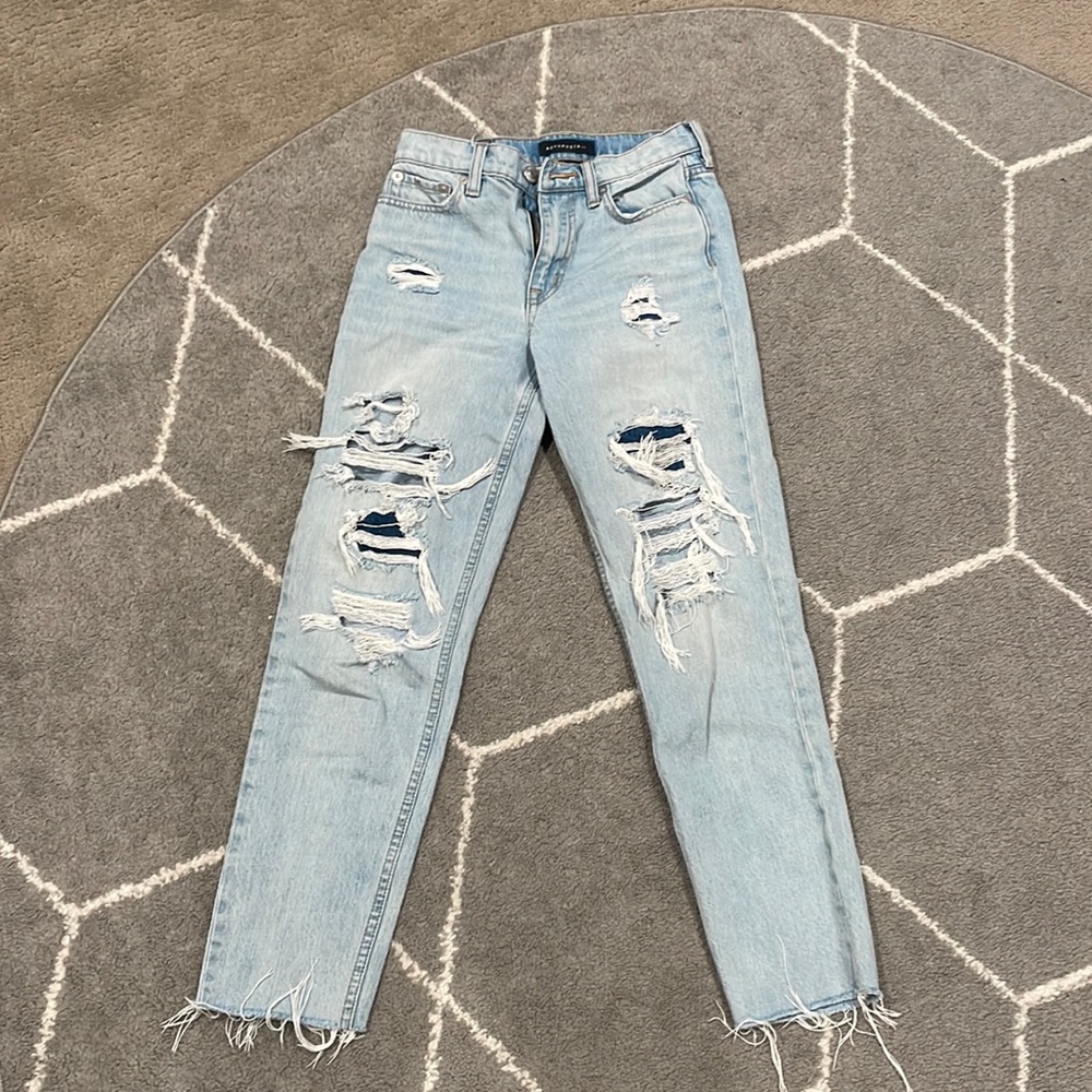 Aeropostale High Waisted Distressed Ripped Mom Jean Size 00